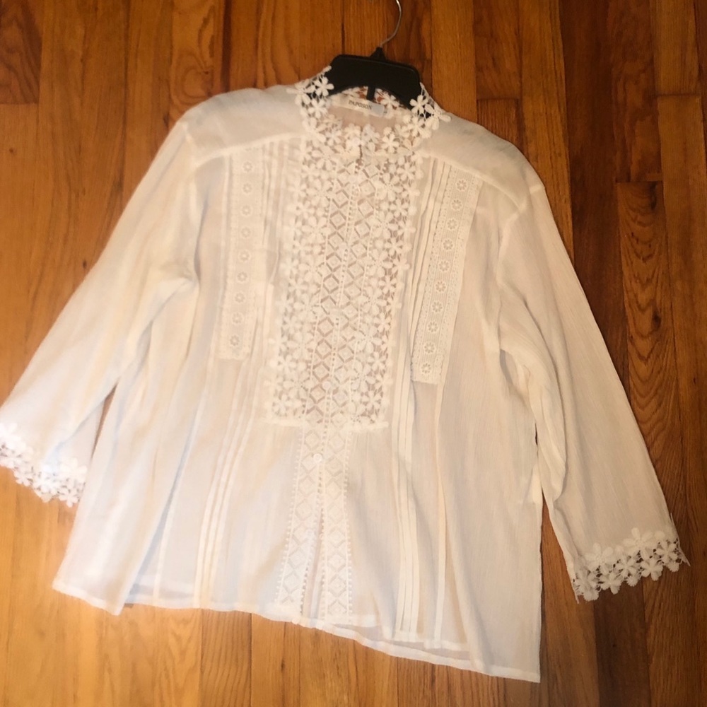 NWOT Pretty Detail White Blouse
